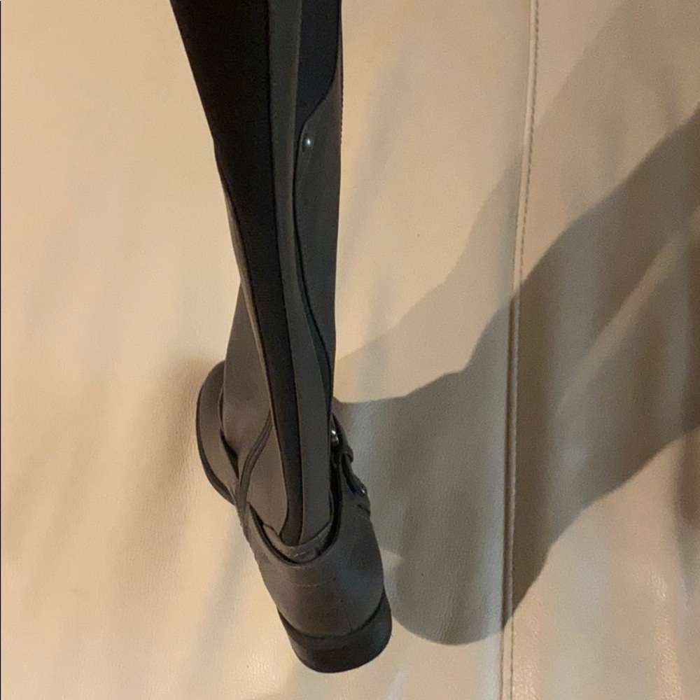 gray boots - Picture 4 of 6